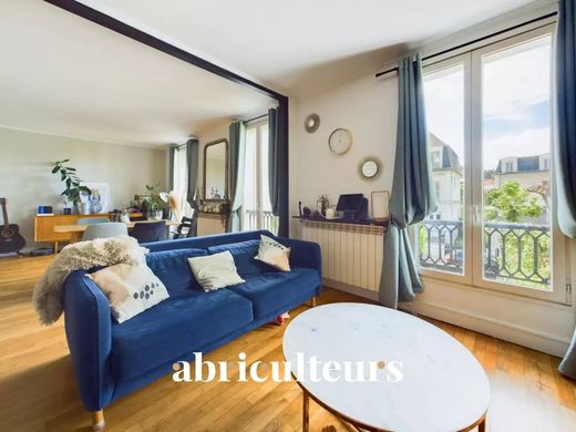 Apartment / Etagenwohnung in Enghien-les-Bains, Val d'Oise