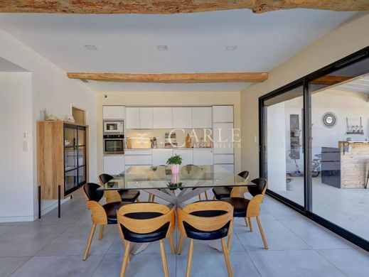 Maison de luxe à Pusignan, Rhône