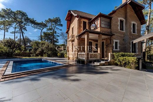 Luxury home in Pyla sur Mer, Gironde
