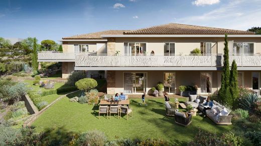 Apartment / Etagenwohnung in Cannes, Alpes-Maritimes