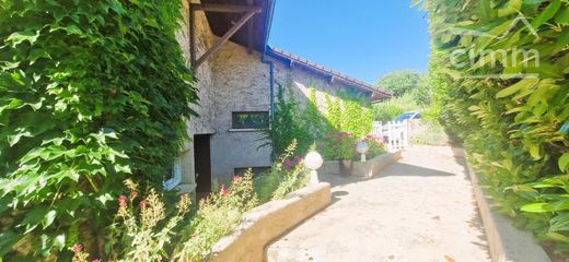 Luxus-Haus in La Verpillière, Isère
