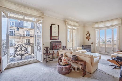 Apartment / Etagenwohnung in Tour Eiffel, Invalides – Ecole Militaire, Saint-Thomas d’Aquin, Paris