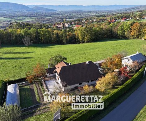 Viuz-en-Sallaz, Haute-Savoieの高級住宅