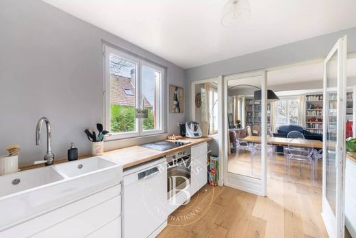 Luxury home in Le Chesnay, Yvelines