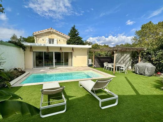 منزل ﻓﻲ Bruges, Gironde