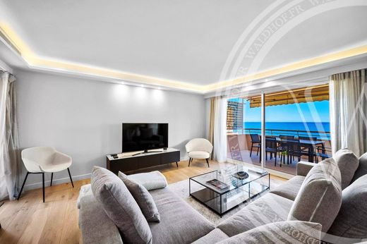 Beausoleil, Alpes-Maritimesのアパートメント