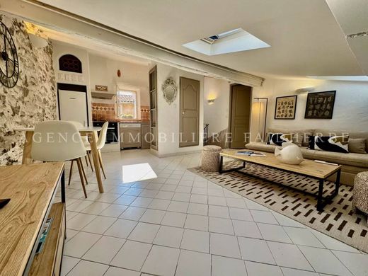 ﺷﻘﺔ ﻓﻲ سان تروبيه, Var