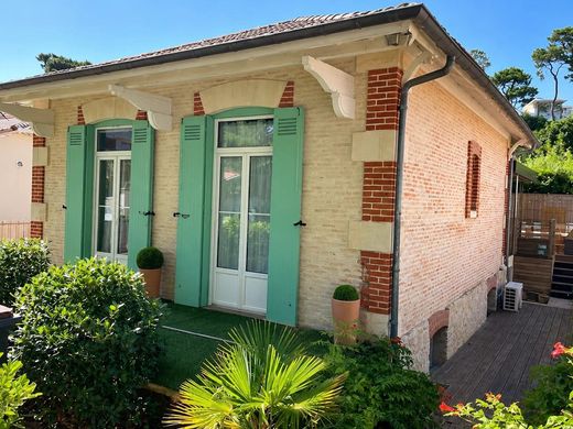 Casa di lusso a Arcachon, Gironda