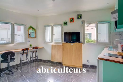 Apartment / Etagenwohnung in Houilles, Yvelines