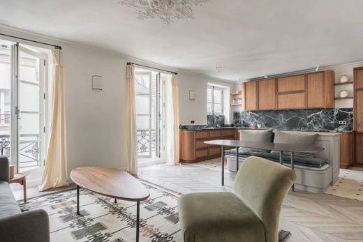 Apartment / Etagenwohnung in Tour Eiffel, Invalides – Ecole Militaire, Saint-Thomas d’Aquin, Paris
