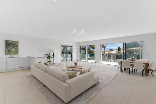 Luxury home in Cavalaire-sur-Mer, Var