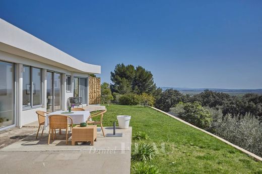 Luxury home in Arles, Bouches-du-Rhône