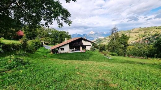 Villa a Saint-Mury-Monteymond, Isère