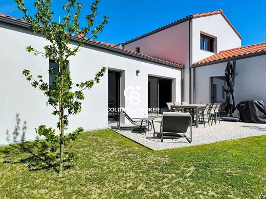 Luxury home in Les Sables-d'Olonne, Vendée