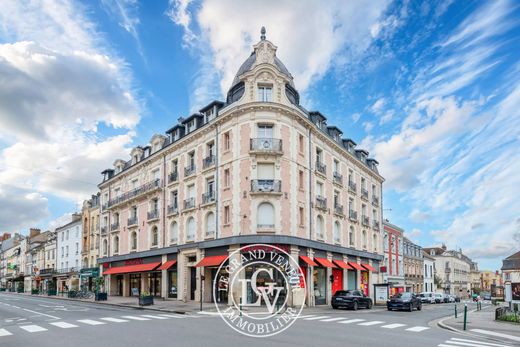 Apartment / Etagenwohnung in Fontainebleau, Seine-et-Marne