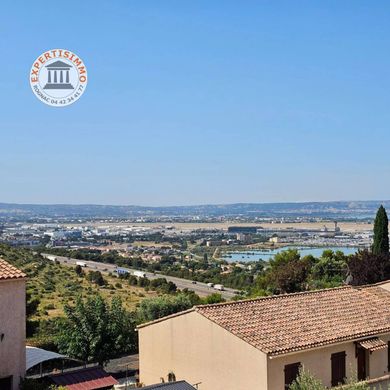 Casa di lusso a Vitrolles, Bocche del Rodano