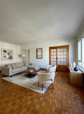 Apartment / Etagenwohnung in Clichy, Hauts-de-Seine