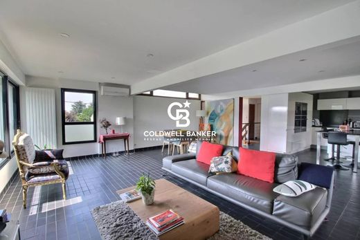 منزل ﻓﻲ Pessac, Gironde