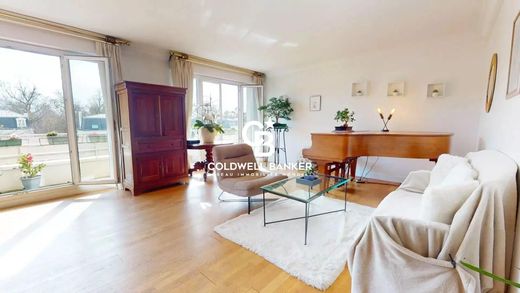 Apartment / Etagenwohnung in Fontenay-sous-Bois, Val-de-Marne
