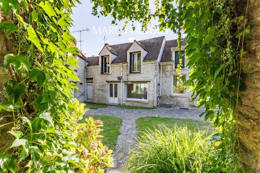 Luxe woning in Luzarches, Val d'Oise