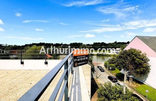 Piso / Apartamento en Lagny-sur-Marne, Sena y Marne