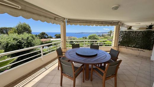 Apartment / Etagenwohnung in Cap-d'Ail, Alpes-Maritimes