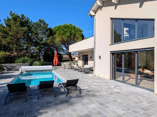 Luxe woning in Charnay-lès-Mâcon, Saône-et-Loire