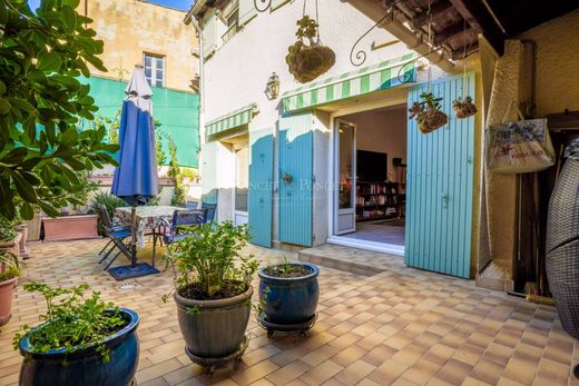 Luxus-Haus in Uzès, Gard