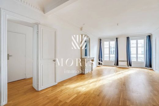 Daire Champs-Elysées, Madeleine, Triangle d’or, Paris