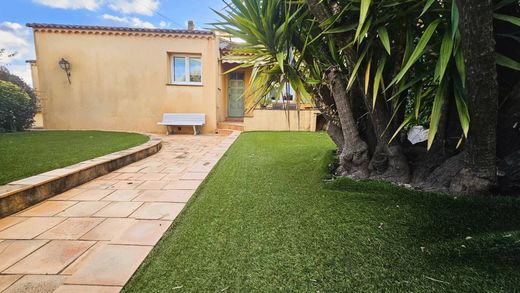 Lüks ev Cogolin, Var