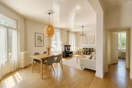 Luxus-Haus in Sucy-en-Brie, Val-de-Marne