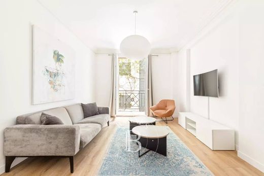 Apartment in Champs-Elysées, Madeleine, Triangle d’or, Paris