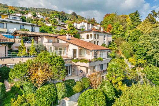 Villa in Neggio, Lugano
