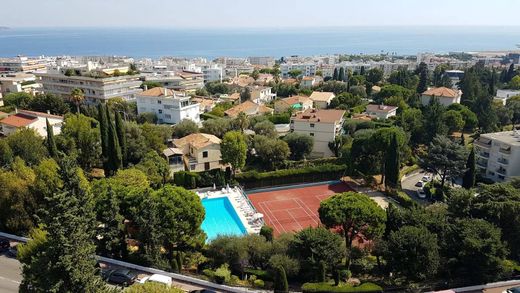 ニース, Alpes-Maritimesのアパートメント