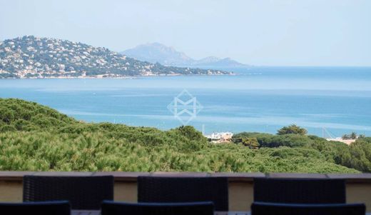 Luxe woning in Sainte-Maxime, Var