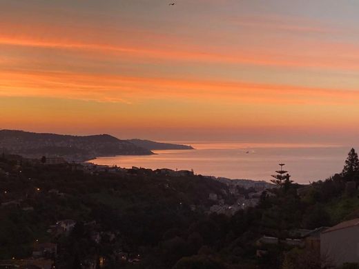 Apartment / Etagenwohnung in Nizza, Alpes-Maritimes