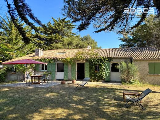 Luxury home in Les Portes-en-Ré, Charente-Maritime