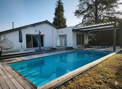 Casa di lusso a Montbonnot-Saint-Martin, Isère