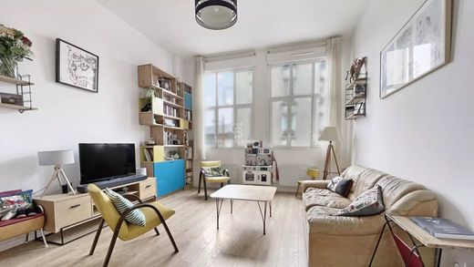 Apartment / Etagenwohnung in Pantin, Seine-Saint-Denis