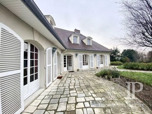 Luxury home in Louveciennes, Yvelines