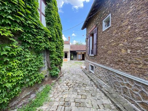 Casa di lusso a Vert-le-Grand, Essonne