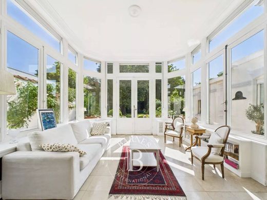 호화 저택 / La Madeleine, North