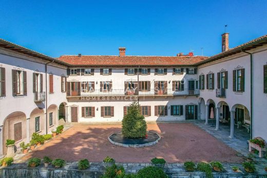 Willa w Daverio, Provincia di Varese