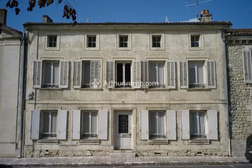 호화 저택 / Saint-Jean-d'Angély, Charente-Maritime