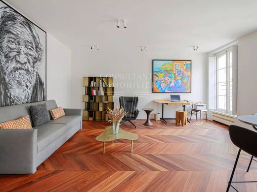 Apartment in Saint-Germain, Odéon, Monnaie, Paris