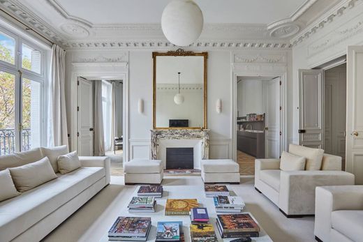 Daire Champs-Elysées, Madeleine, Triangle d’or, Paris