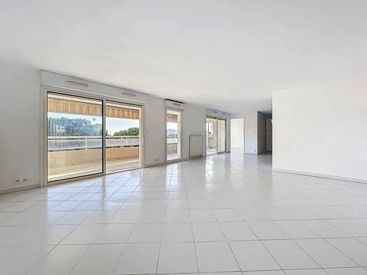 Appartement in Cannes La Bocca, Alpes-Maritimes