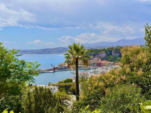 ニース, Alpes-Maritimesのアパートメント