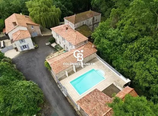 Ξενοδοχείο σε Sainte-Hermine, Vendée