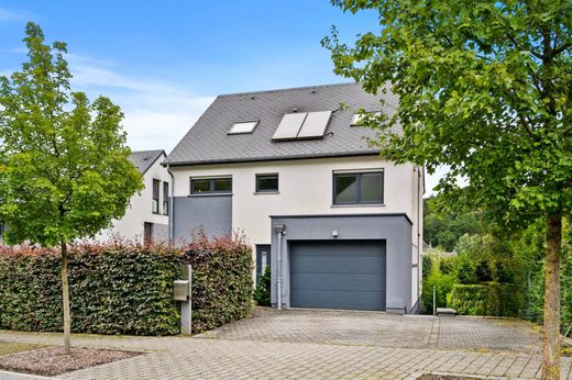 Luxus-Haus in Eischen, Hobscheid